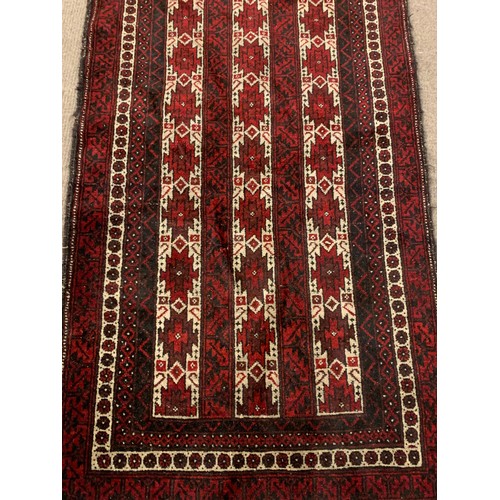 34 - Decorative Hand Tied Ground Rug. 160 x 79 cms