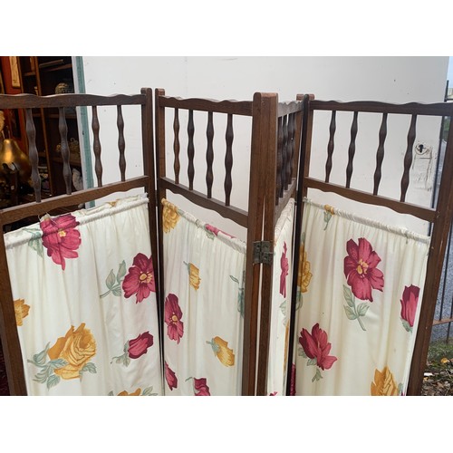 16 - Vintage Four Panel Floral Room Divider / Screen