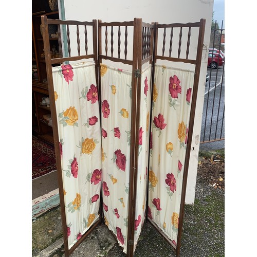 16 - Vintage Four Panel Floral Room Divider / Screen