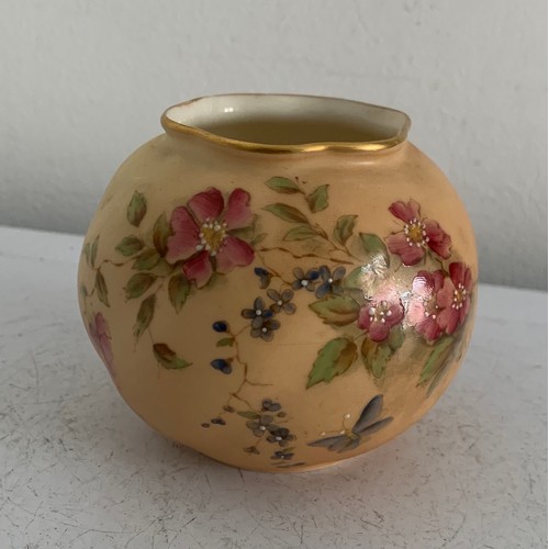 248 - Antique Royal Worcester Posy Vase
9 cms diameter x 7 cms h