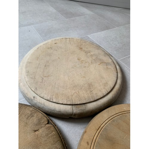 250 - 3 x Vintage Bread Boards
28 cms diameter