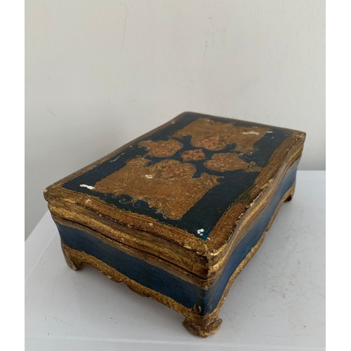 202 - Vintage Wooden Florentine Jewellery Box
20 x 14 x 8 cms h