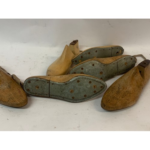 180 - Three Pairs Of Vintage Cobblers Shoe Lasts Of Wood And Mettle Sole Construction. (3)