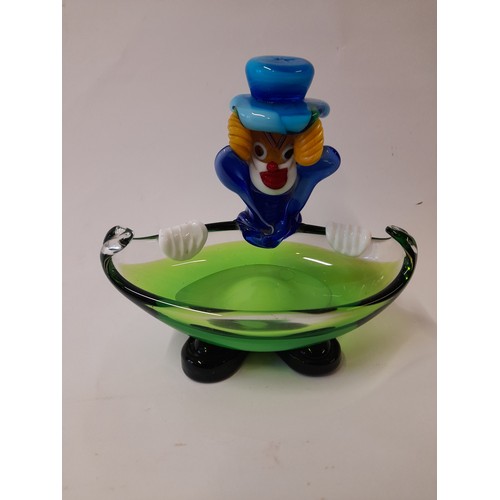 391 - Mirano style glass clown with bowl to front 15cm x 14cm