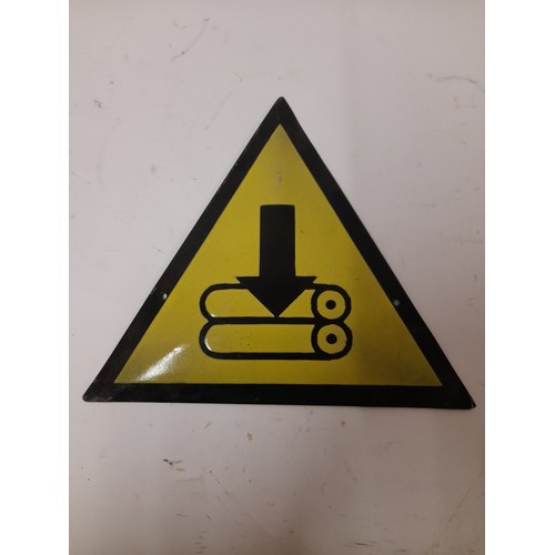 420 - Enamel warning triangular sign 31cm x 27cm