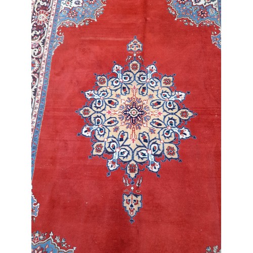 89 - Large Decorative Ground Rug / Carpet 291 x 194 cms