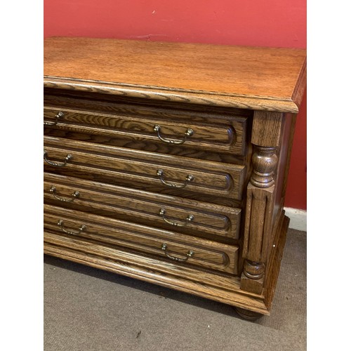 10 - Vintage Continental Oak Chest Of Four Drawers. 106 x 50 x 79 cms