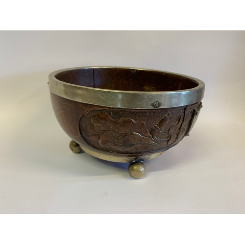 157 - Antique Carved Oak Fruit Bowl With Plated Decoration Along With A Central Plaque Presented In 1887. ... 