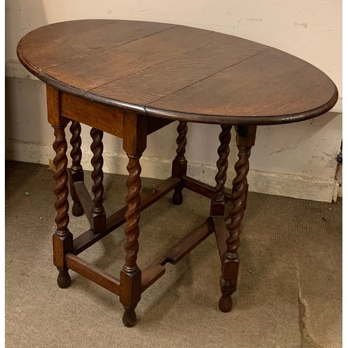 33 - Vintage Gate Leg Table With Barley Twist Legs. 104 x 74 x 73 cms