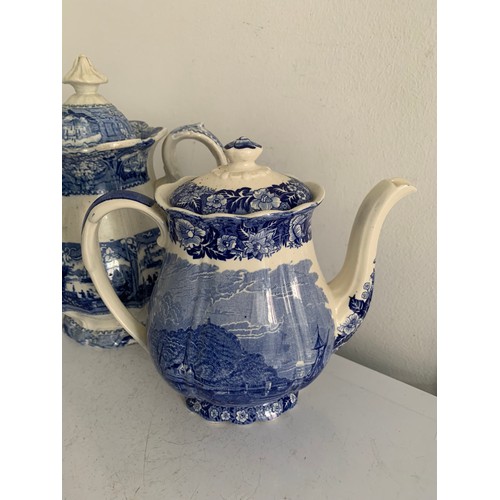 135 - 2 x Vintage Blue And White Teapots
25 cms h tallest