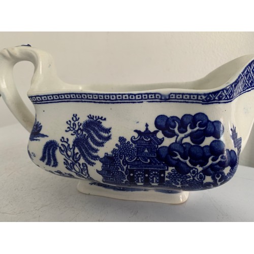 138 - Pair Of Vintage Blue And White Gravy Boats
22 x 8 x 11 cms h and 19 x 9 x 11 cms h