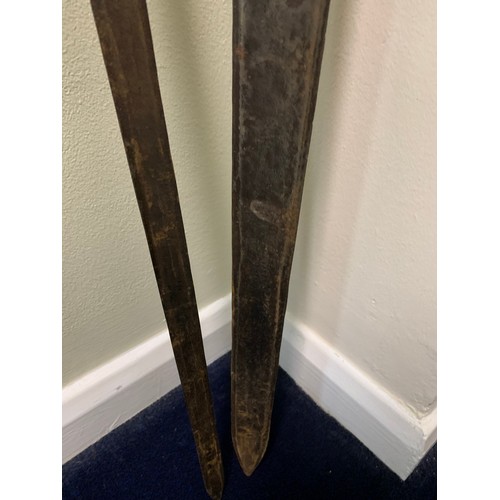 202 - Large Vintage Replica Medieval Jousting Sword Together With Another
1.4 m