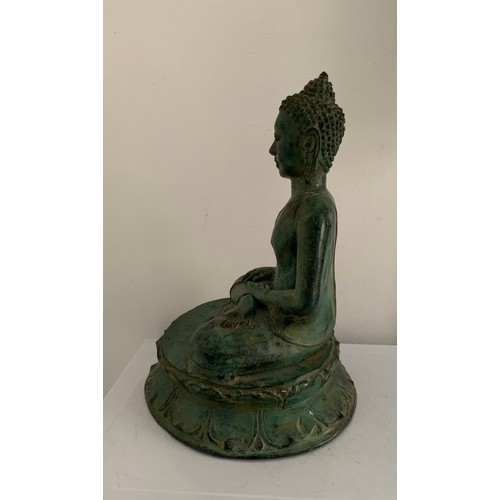 225 - Large Patinated Vintage Brass Buddha Statue
22 x 22 x 32 cms h