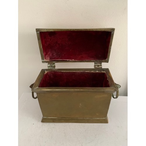 228 - Vintage Bronze Jewellery Casket Having Domed Top
22 x 8 x 16 cms h