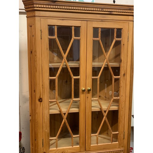 40 - Pine Glazed Corner Unit. 88 x 48 x 201 cms