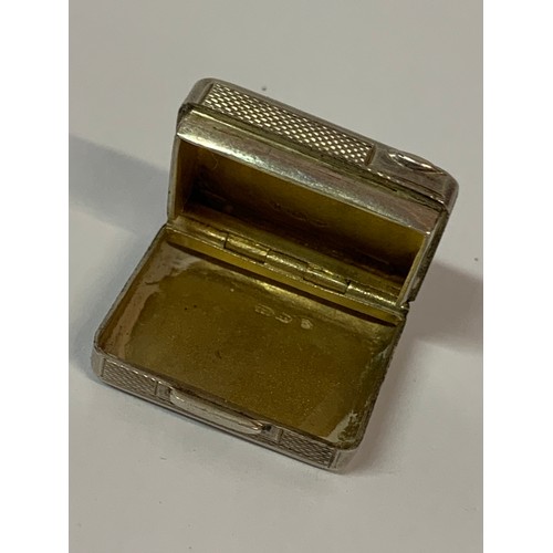 323 - Small 925 Silver Pill Case. 3 x 2 cms