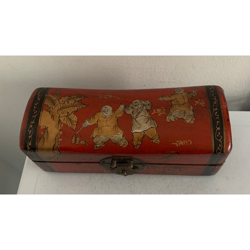 239 - Vintage Oriental Red Laquered Jewellery Box Having Gilded Figures And Brass Lock And Handles
25 x 9.... 