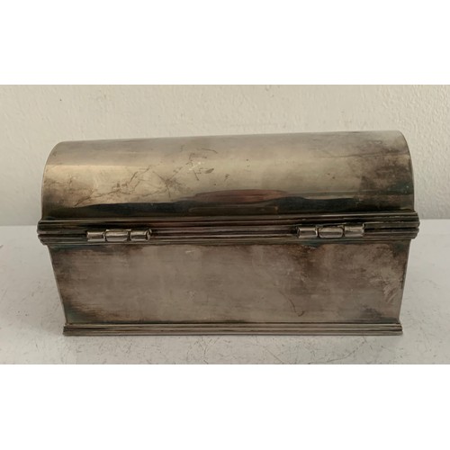 231 - Vintage Silver Plated Dome Top Jewellery Box
15 x 7 x 8 cms h