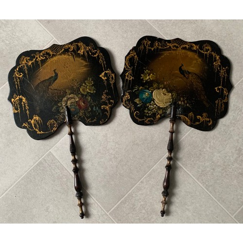 218 - C1880 Elegant Pair Of Antique Paper Mache Face Screens Featuring Peacocks
24 x 20 cms and overall 37... 