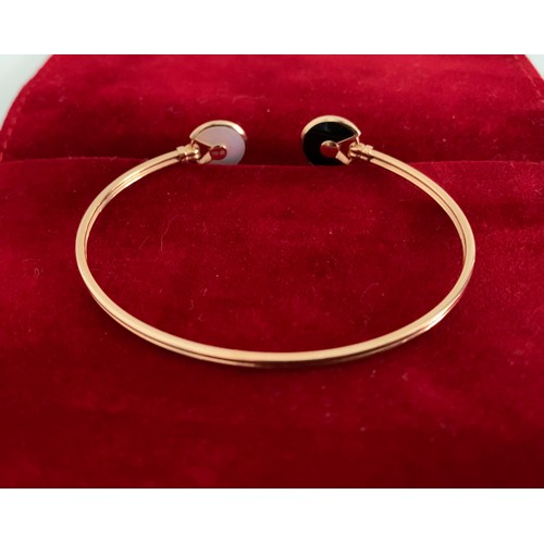 357 - Fabulous Set of Cartier Jewellery Having AMULETTE DE CARTIER Bracelet 17ECS347 750 With Matching AMU... 