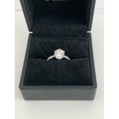 359 - Ladies Single Stone Brilliant Cut Diamond Ring Set In 18 ct Gold With 7 Brilliant Cut Diamonds . 2.1... 