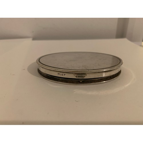 222 - Art Deco Silver Plated Oval Compact Case
8 x 6 cms