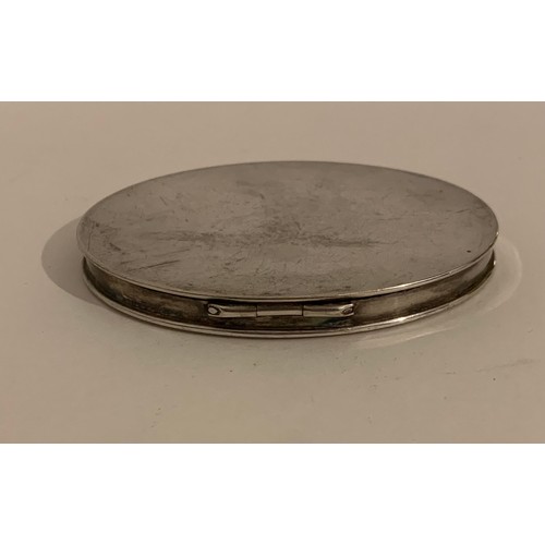 222 - Art Deco Silver Plated Oval Compact Case
8 x 6 cms