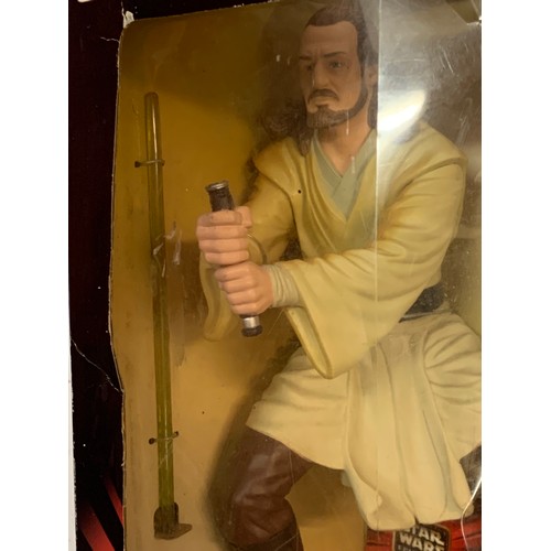 447 - Vintage Boxed Star Wars Episode One Figure Qui - Gon Jinn With Light Up Lightsabre. 34 cms High