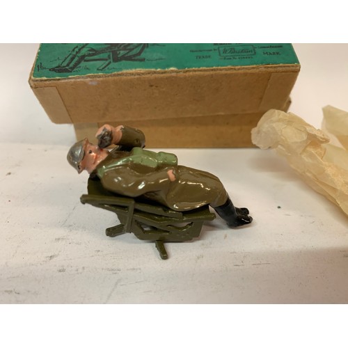 439 - Britains: A Boxed Britains, Anti-Aircraft Units Of The British Army Spotting Chair And Observer.