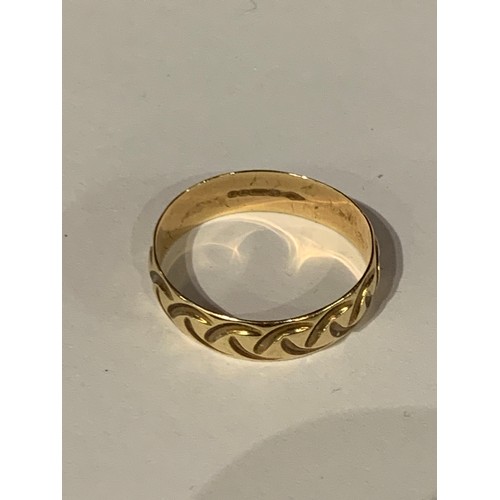 172 - Vintage Gold Hallmarked  Wedding Band  Size V 2.9g