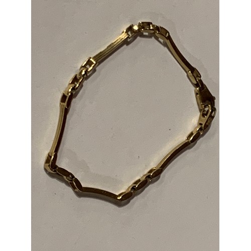 175 - 9 Carat Gold Bracelet  7.2g