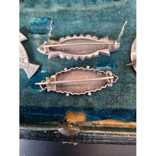 3 - Small display box with bevel glass lid containing Silver Halmarked brooches and other items. (6+ box... 