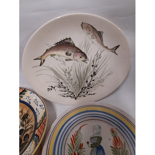 56 - A collection of decorative plates etc to include Johnson fish plates number 3 and 5. (15)