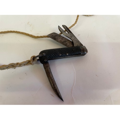 48 - WW2 Richardson Broad Arrow Stamped Clasp Knife With Lanyard.