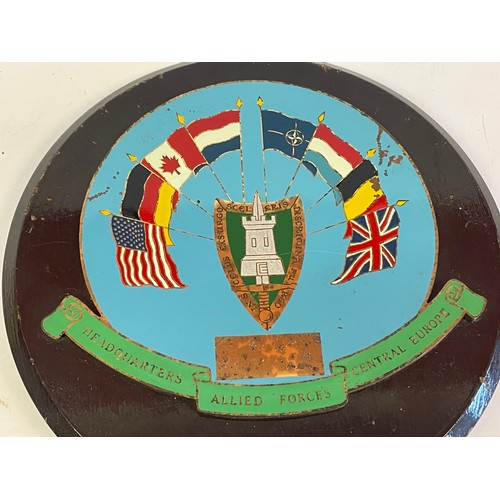 253 - Military Plaque For The Headquarters Allied Forces Central Europe In Brass Mounted On Wood. 23 cms D... 