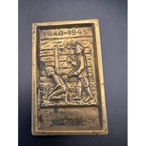 312 - Brass Plaque Souvenir D'un Deport 1940-1945.
11cm x 7cm