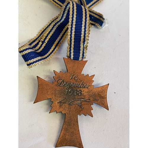 313A - German Enamel Mothers Cross Medal.