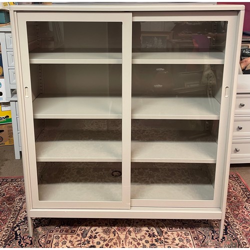 28 - Metal And Glass Display Unit.120 x 45 x 140 cms