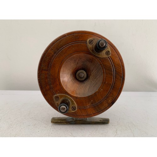 116 - Antique Eton Sun Wooden Starback Centre Pin Fishing Reel
9 cms diameter