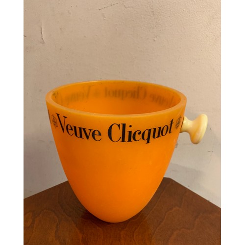 108 - Vintage Veuve Clicquot Ice Bucket
19.5 cms diameter x 21 cms h