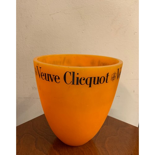 108 - Vintage Veuve Clicquot Ice Bucket
19.5 cms diameter x 21 cms h