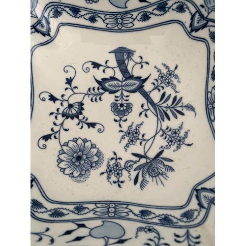 101 - Vintage Meissen Dish
21 x 21 x 9 cms h