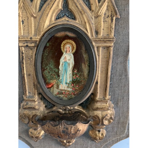 111 - Antique Reliquary
11 x 18 cms h