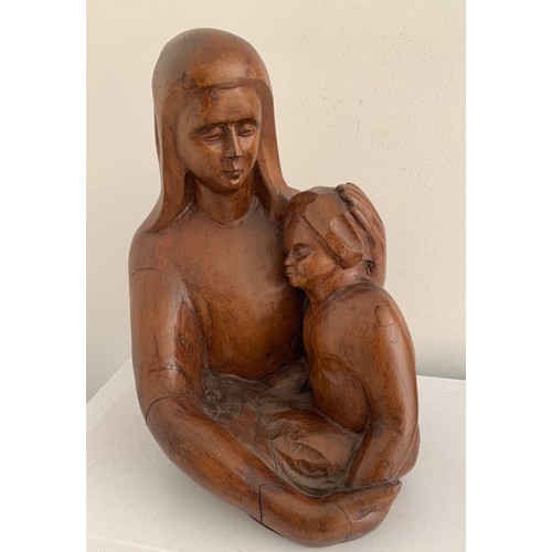 125 - Vintage Large Carved Wooden Statue Of Thé Madonna And Child
23 x 23 x 31 cms h