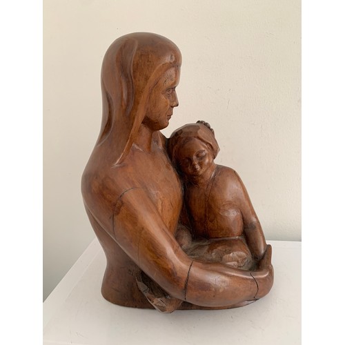 125 - Vintage Large Carved Wooden Statue Of Thé Madonna And Child
23 x 23 x 31 cms h