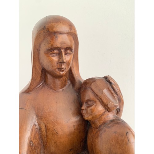 125 - Vintage Large Carved Wooden Statue Of Thé Madonna And Child
23 x 23 x 31 cms h