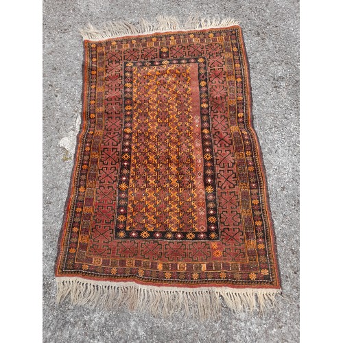 85 - Decorative Ground Rug, 140cm x 90cm