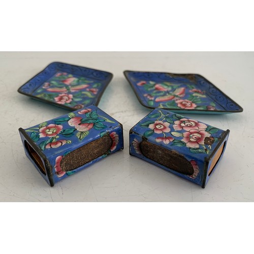 123 - Vintage Collection Of Diamond Shaped Enamel Dishes Together With A Pair Of Match Box Holders
Dishes ... 