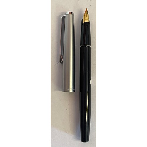 369 - Vintage Mont Blanc 622 Junior Fountain Ink Pen.