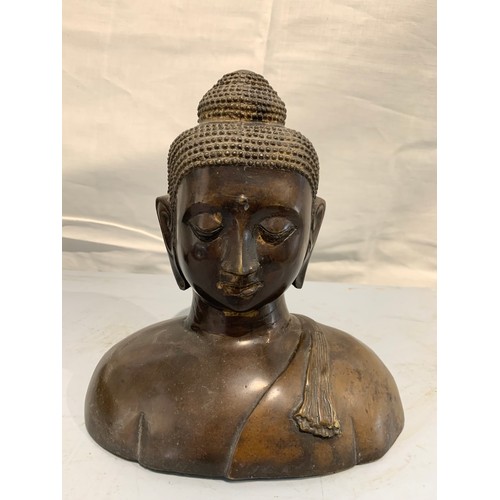 212 - Bronze Buddha Statue
27 x 21 cms h